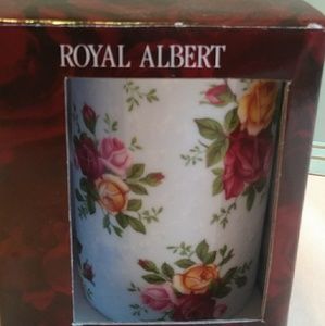 Bone China tea mugs.